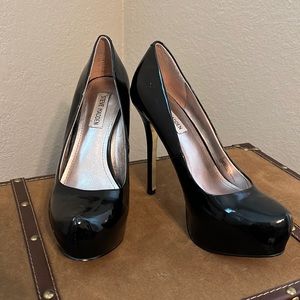 Steven Madden Black Closed Toe Heels